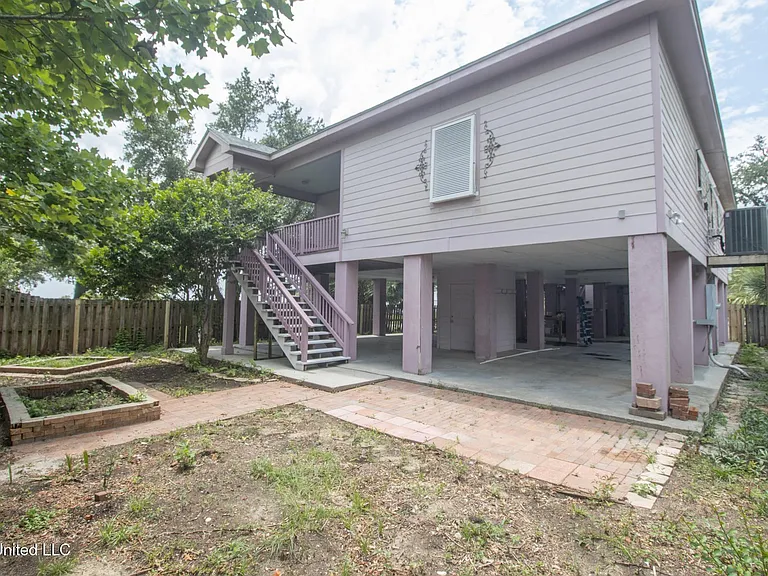 126 Miramar Ave — Photo 26
