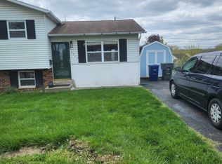 3753 Adelbert Dr, Columbus, OH 43228