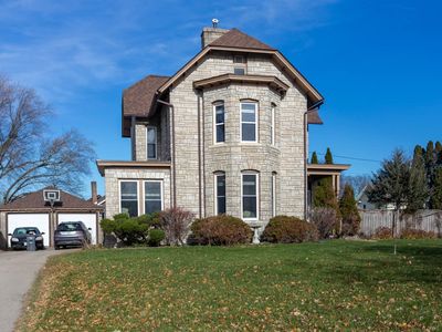 1323 University Ave, Dubuque, IA, 52001