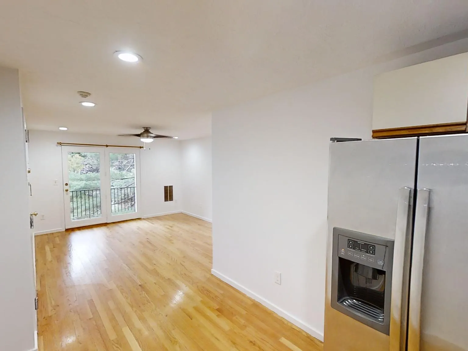 2 bed, 730 sqft, $2,150 — Photo 4