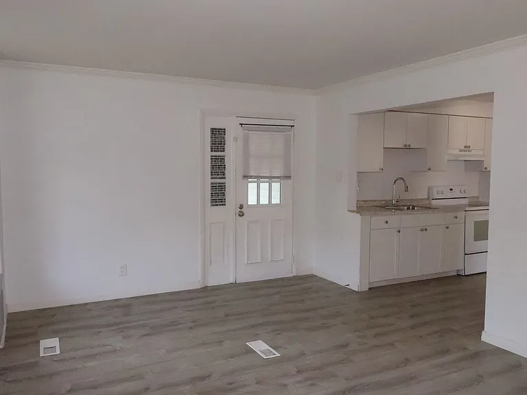 10522 Byfield Dr — Photo 7