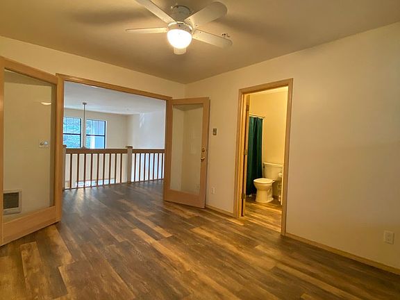 5th image of 105 Country Club Rd Unit 12