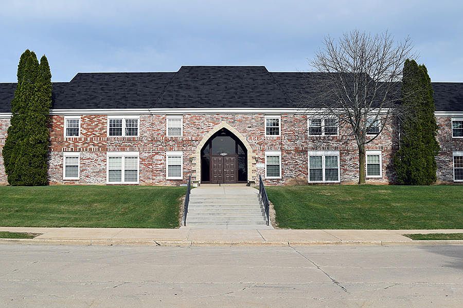 1st image of 2076 Chateau Ct