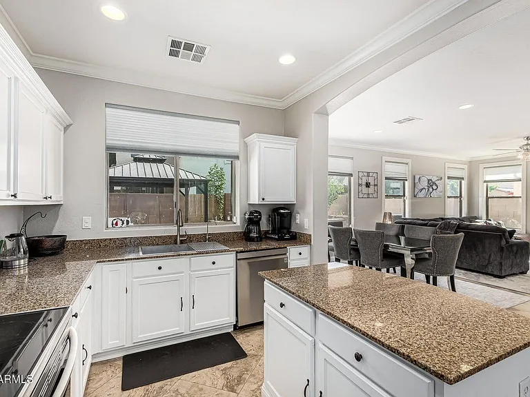 4337 E Vaughn Ave — Photo 15