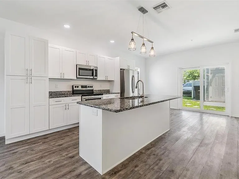 1264 Pierce St — Photo 4