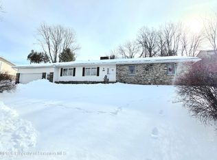 906 Violet Ter, Waverly Township, PA 18411