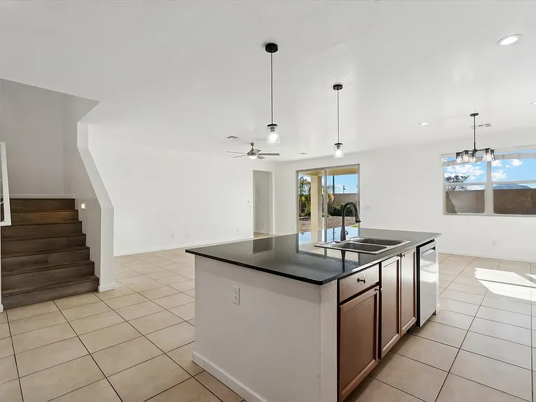 37292 N Yellowstone Dr — Photo 13