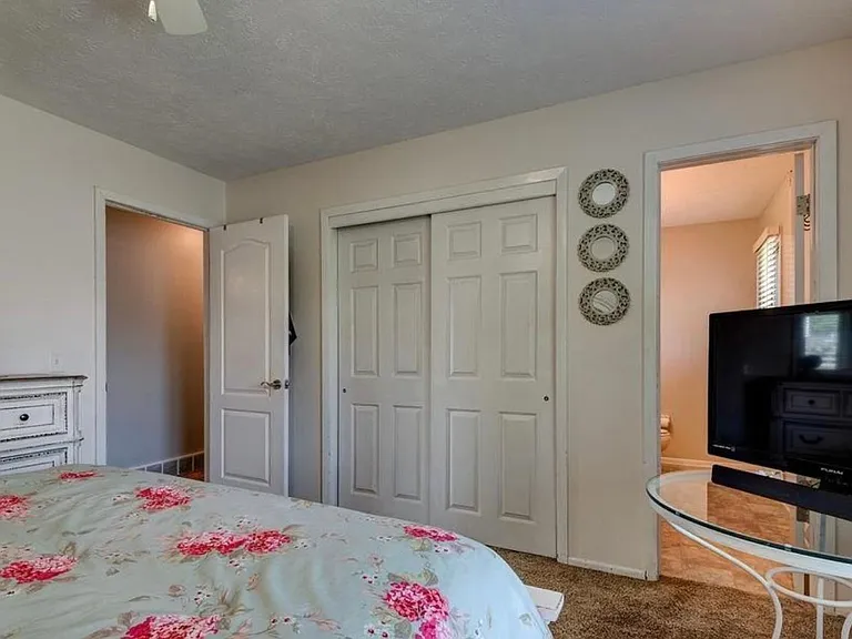 10412 Crown Point Ave — Photo 9