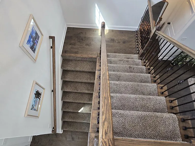 425 Veronica Ct — Photo 31