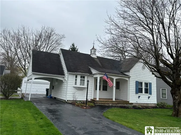 33 Hazeltine Ave, Jamestown, NY 14701