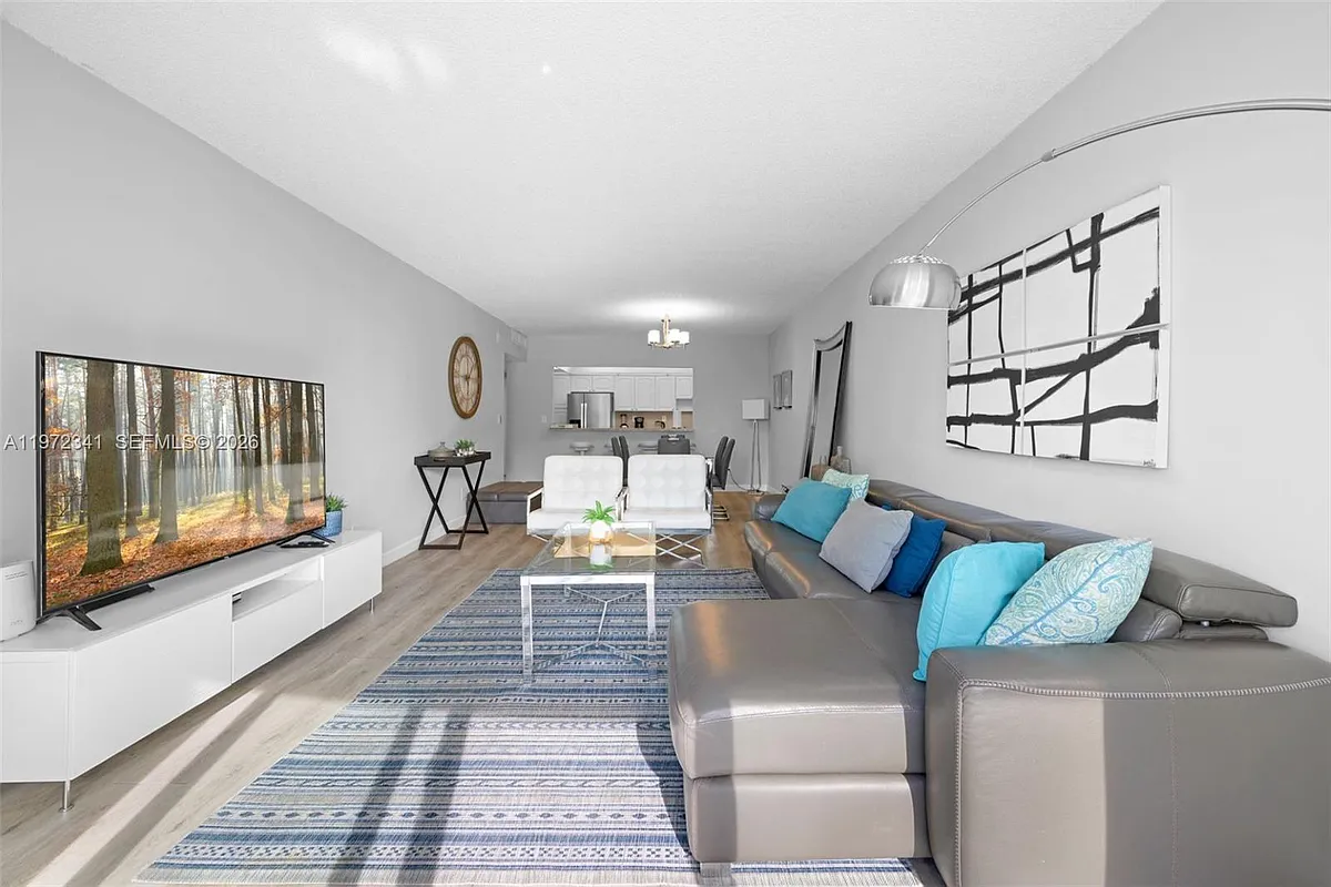 Building Photo - 19370 Collins Ave #321
