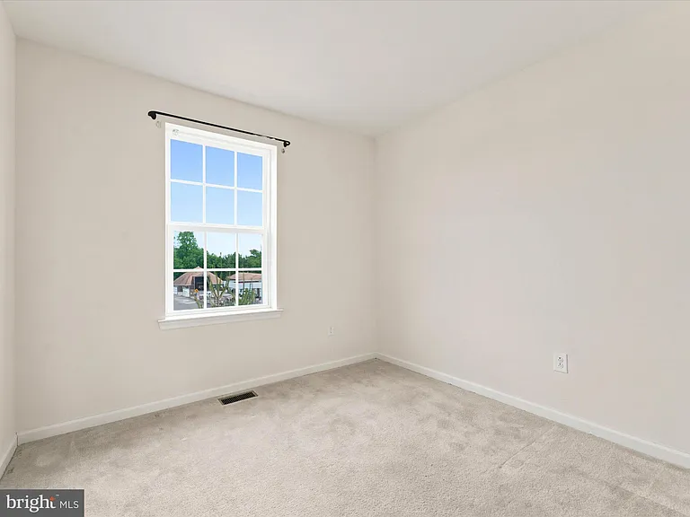 145 Mercer Ct — Photo 25