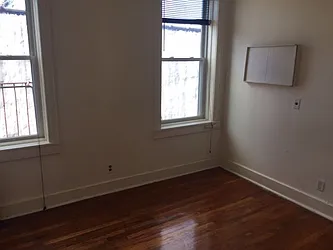 Rented by Elenora Dantchev, LREB