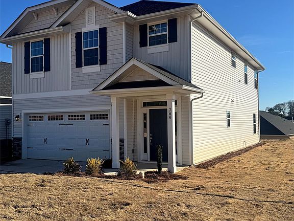 2nd image of 712 Inwood Hill Dr #11