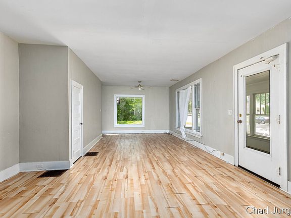 5th image of 516 N Michigan Ave