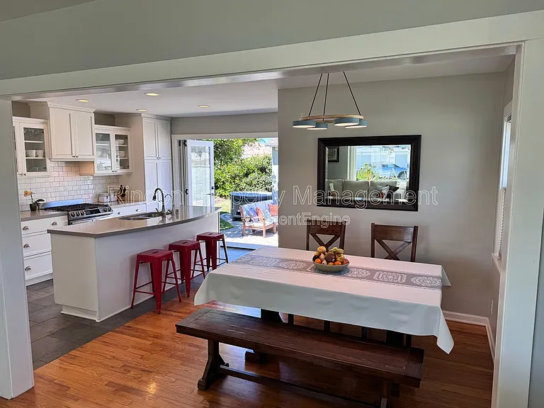 517 Valmore Ave — Photo 4