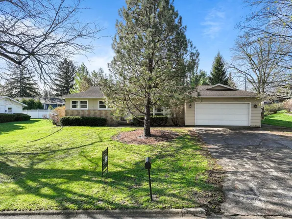 1718 Hillcrest DRIVE, Lake Geneva, WI 53147