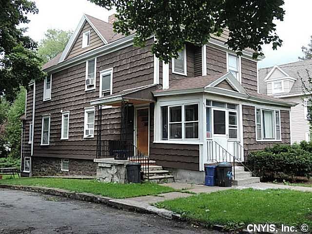 1st image of 426 Beattie St
