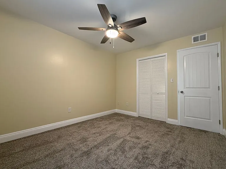 419 Sierra St — Photo 19
