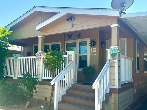 19 Schooner Ln, Modesto, CA 95356