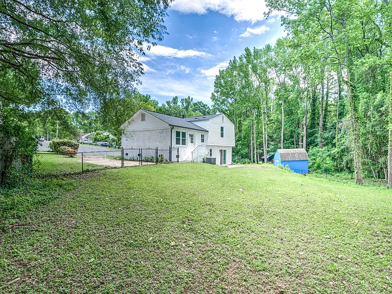 5900 Ferndale Pl — Photo 11