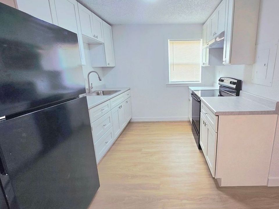 1st image of 1411 Basin St SW #7
