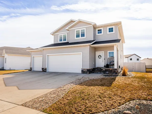 5488 W 11th St, West Fargo, ND 58078