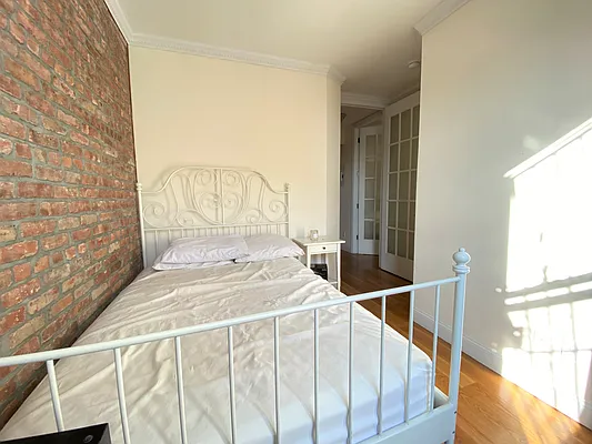 Rented by Oxford Property Group | media 11