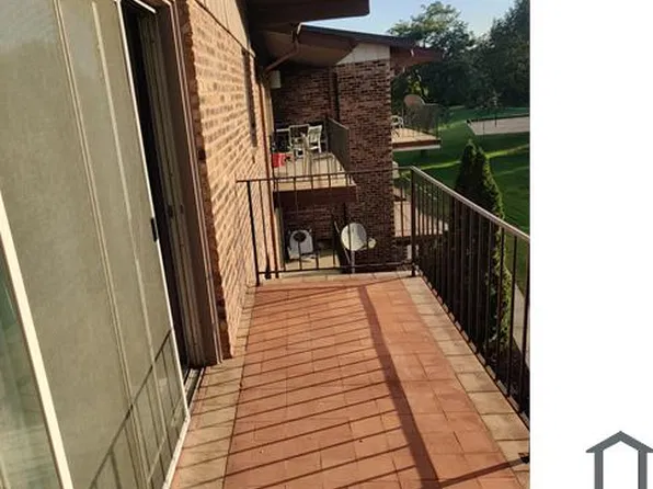 2533 Spring St, Woodridge, IL 60517