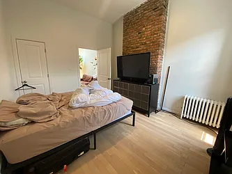 Rented by Capri Jet Realty Corp