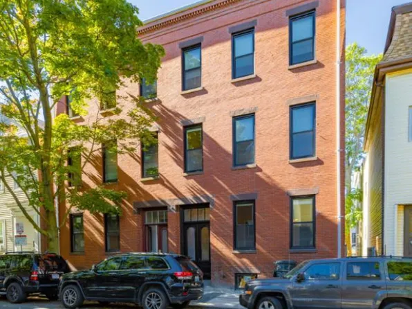 399 W 4th St #2, Boston, MA 02127