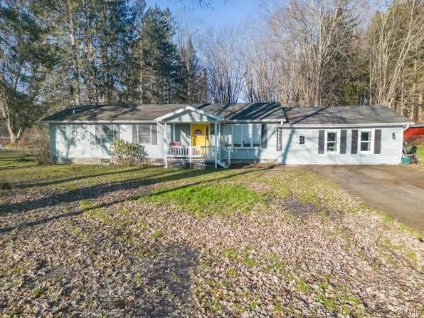 59 Spring St, Phoenix, NY 13135
