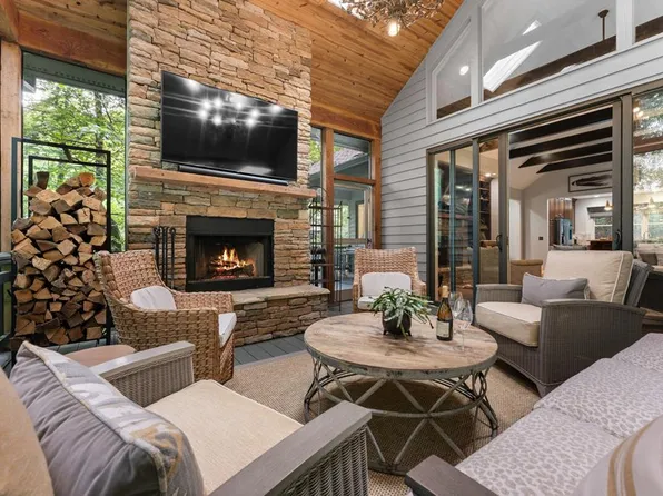 16 Hemlock Way, Highlands, NC 28741