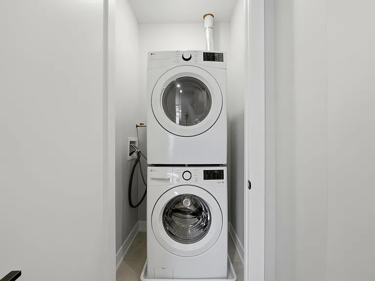 2355 W Flournoy St #102 — Photo 14