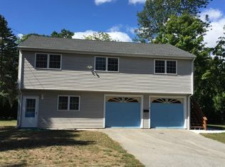 4 Fiske Ave, North Chelmsford, MA 01863