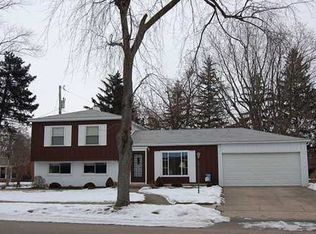 535 N Dorset Rd, Troy, OH 45373