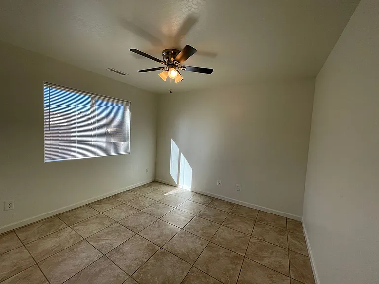 2868 N Superstition Ln — Photo 4