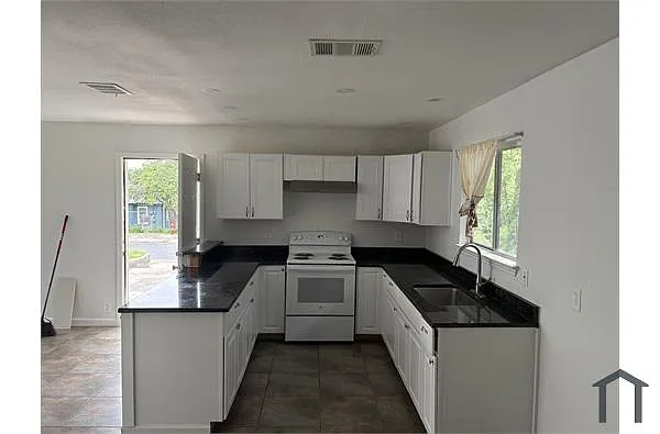 Building Photo - 2226 McKinley Ave