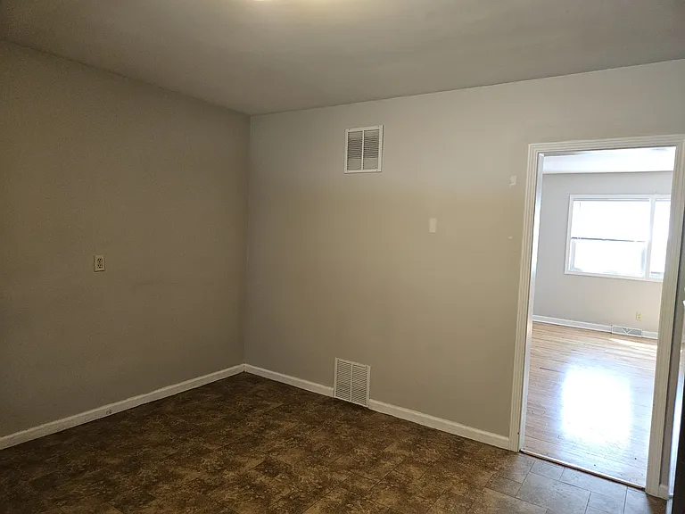 1015 S 38th Ave #6 — Photo 3