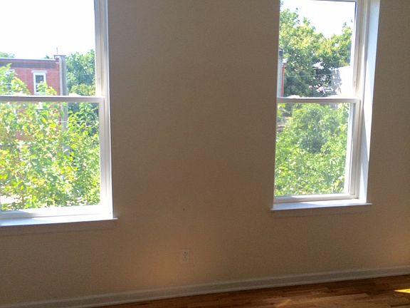 5th image of 2020 N Woodstock St Floor 2