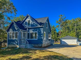 2422 W Ramsey Ave, Milwaukee, WI 53221