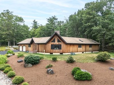 19 Hunters Road, Bedford, NH, 03110