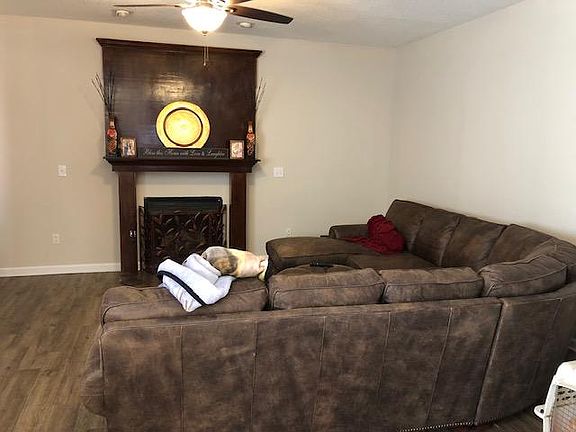 4th image of 4208 Clovelly Dr