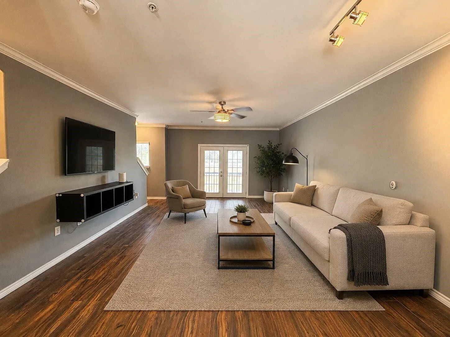 2 bed, 2.5 bath, 1340 sqft, $1,870 — Photo 2
