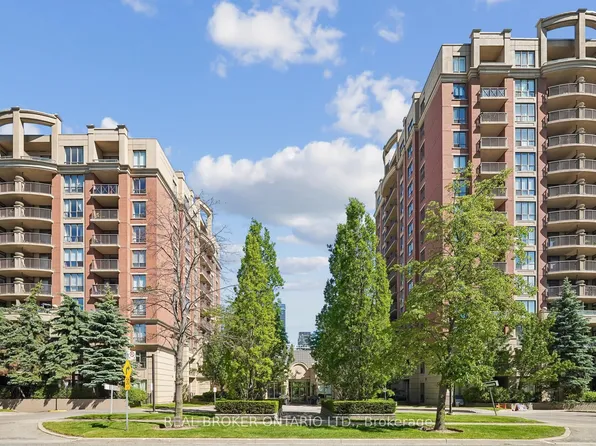 51 Harrison Garden Blvd #704, Toronto, ON M2N 7G4