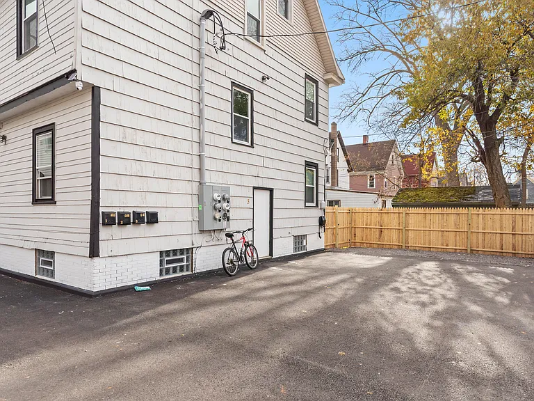 483 Alexander St #4 — Photo 24