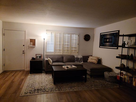2nd image of 5500 Lindley Ave Unit 121