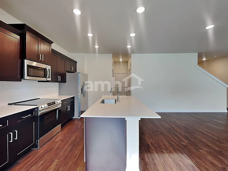 1496 N Garnet Creek Ave — Photo 4