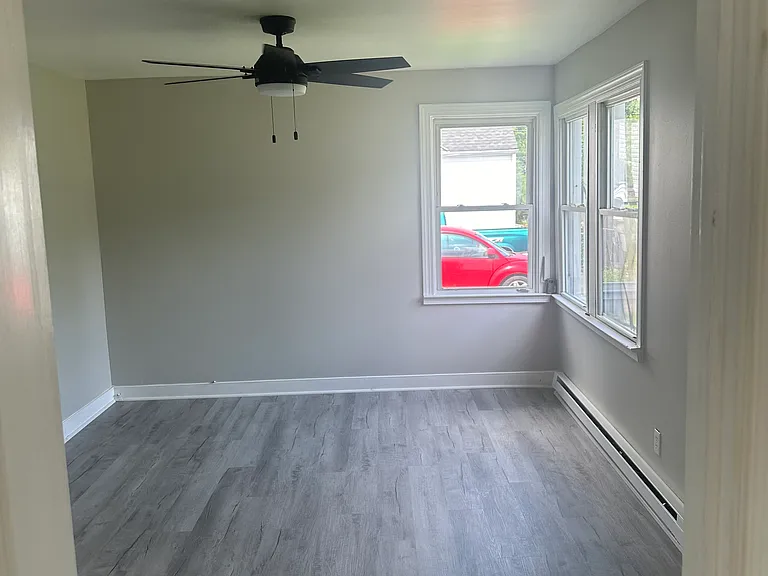 3203 Winchester St — Photo 4