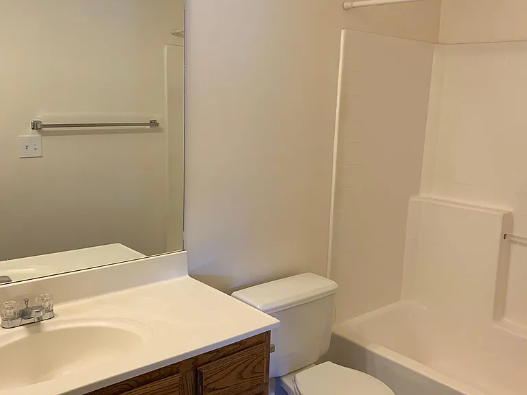 203 N 450 W #3 — Photo 10